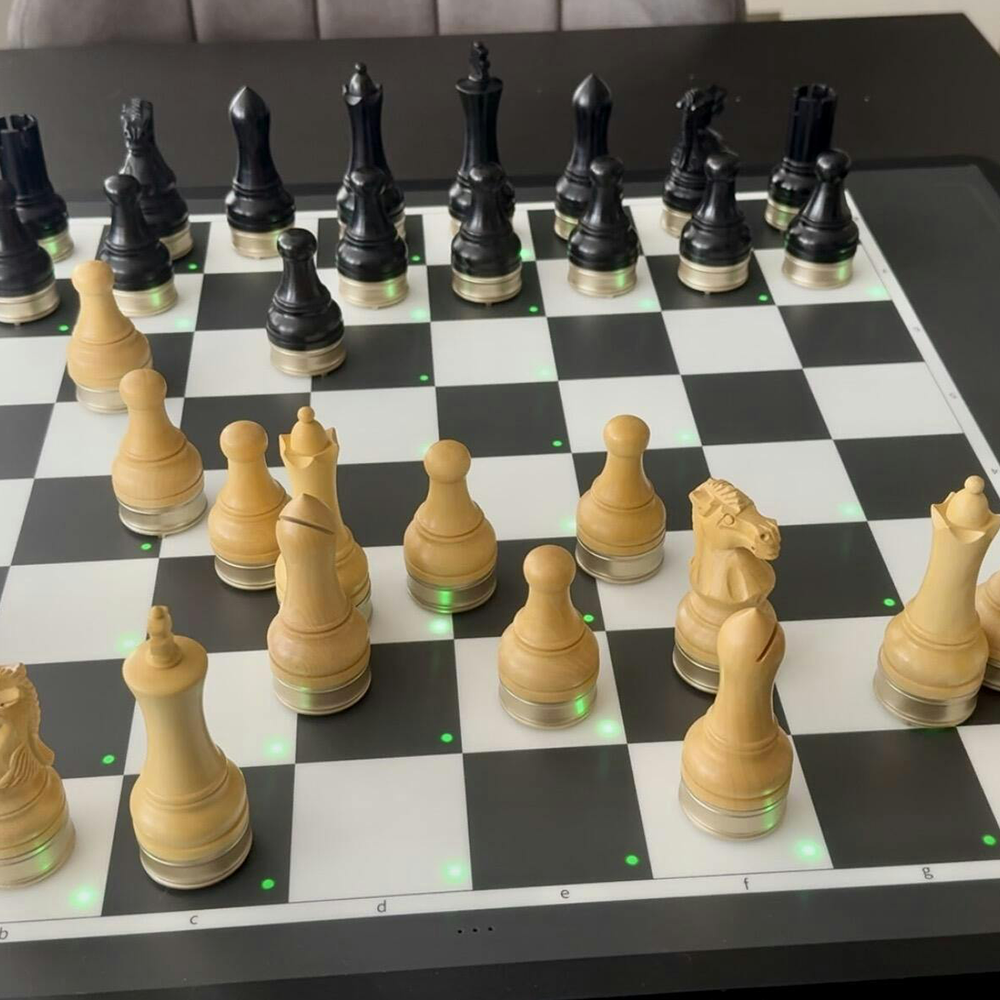 🎉Last Day Promotion 60% OFF 🔥 - Advanced robotic chessboard with wooden chess pieces